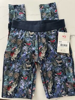 Kari Traa Performance Fryd Pant Box - Blue Packaging with Red Accent